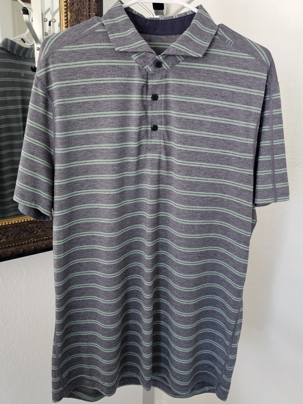 Mens Lululemon Athletica Gray Polo with Mint Green Stripes Size Large